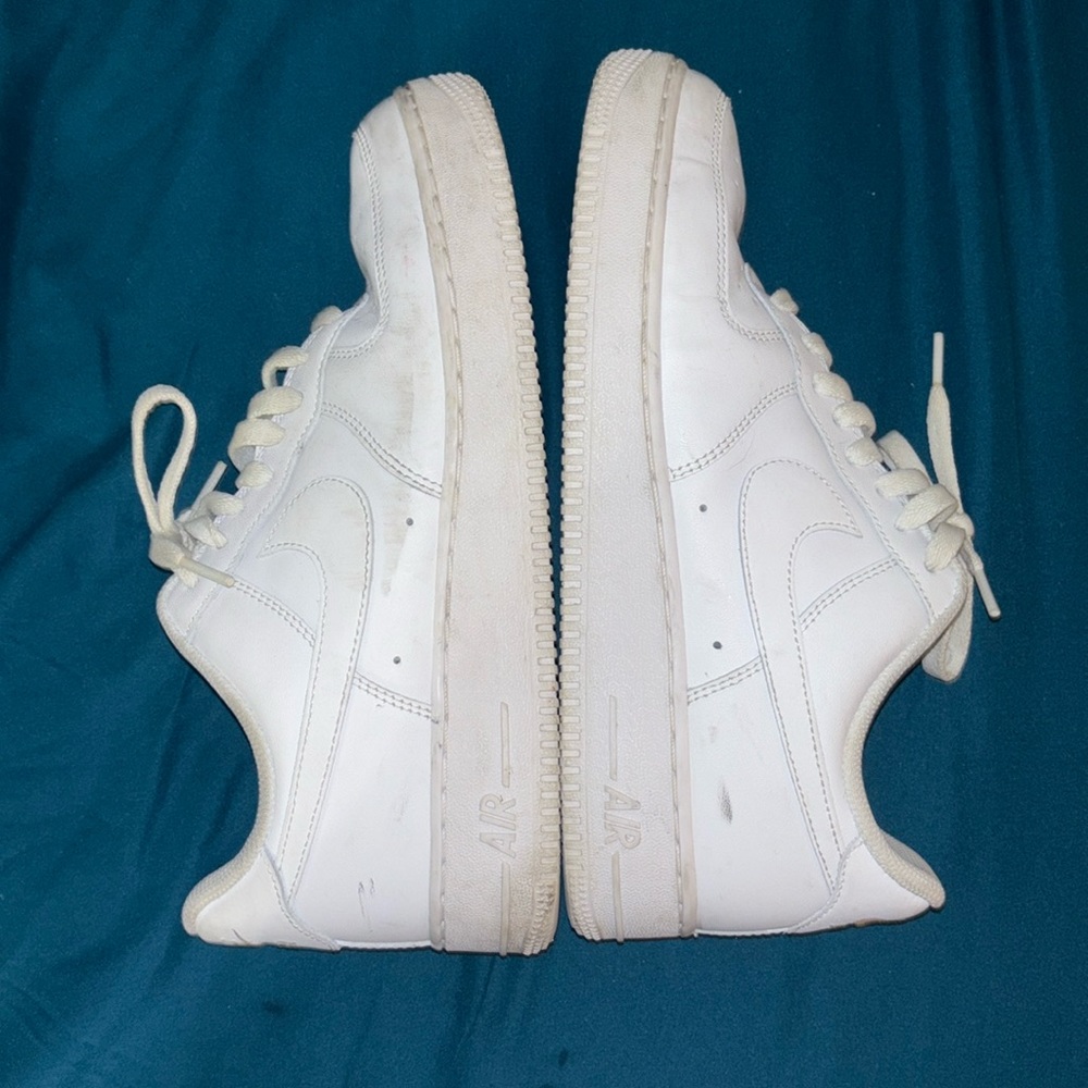 White air forces sz 9